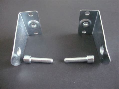 2 metal hold down brackets for blinds|horizontal blind mounting brackets.